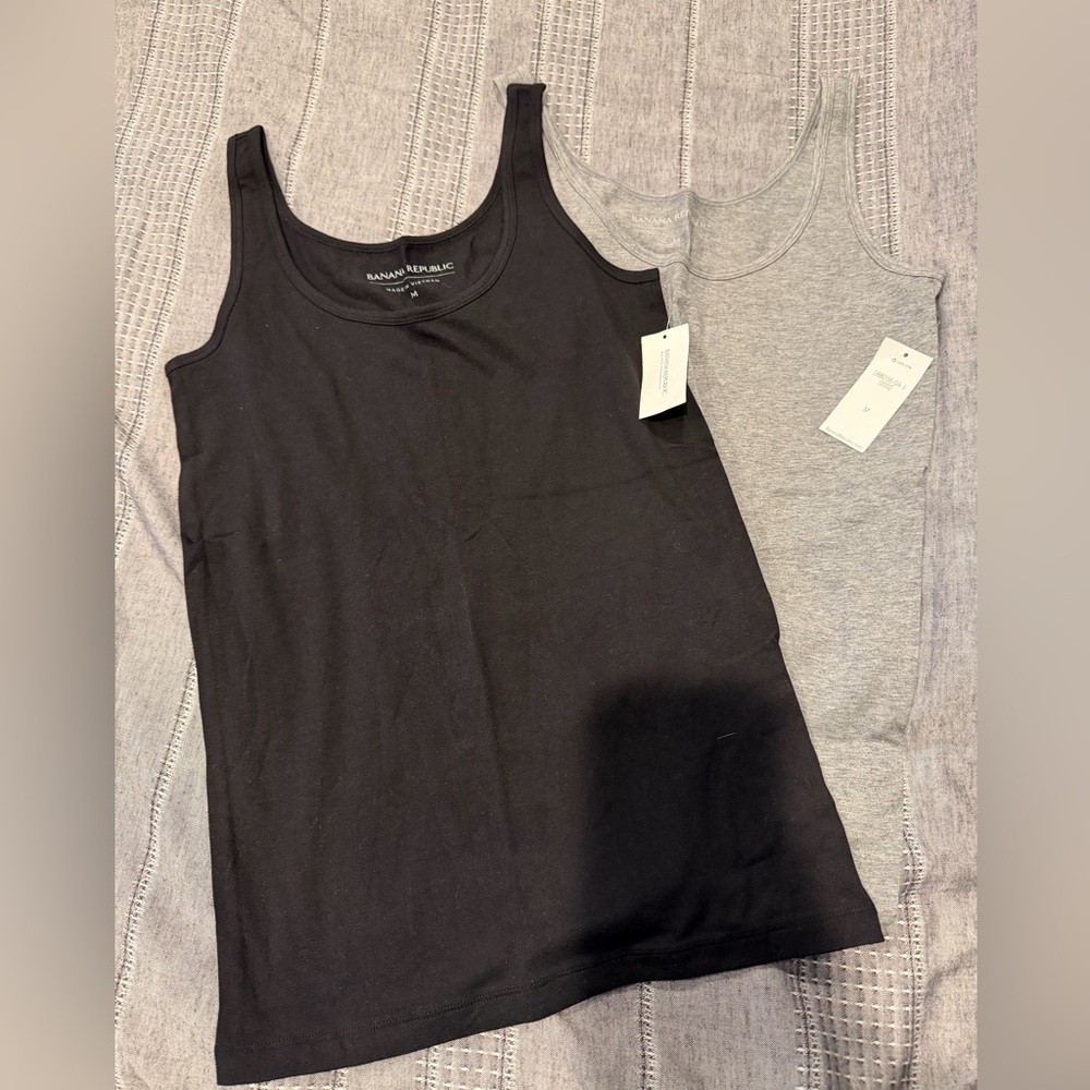 Banana Republic Women's Classic Black and Gray Tank Tops